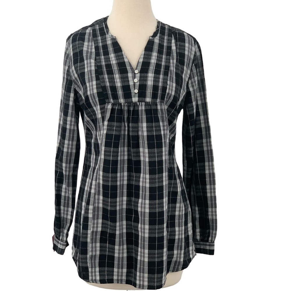 Bit & Bridle Women's LS Pullover V-Neck Shirt Black/White Silver Metalic Plaid M